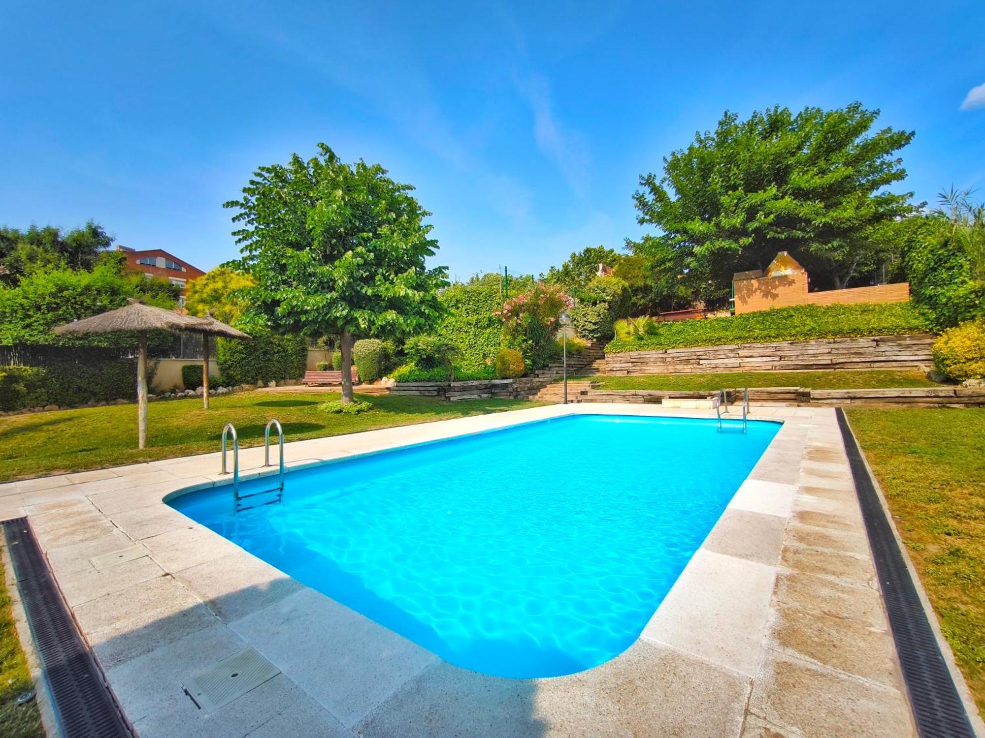 Ferienwohnung Duplex Con Piscina En Rubí Exterior foto